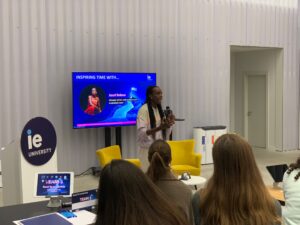 aauri en una ponencia